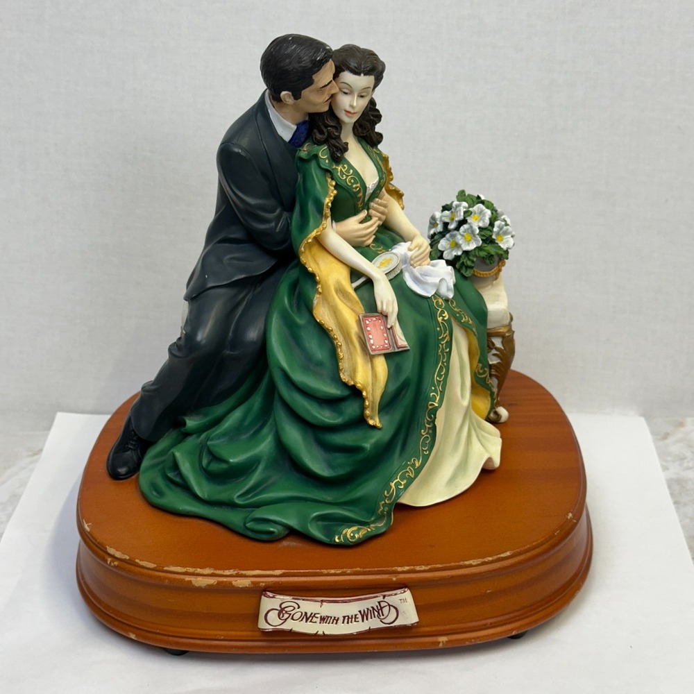 SAN FRANCISCO MUSIC BOX TARA'S SONG GONE WITH THE WIND RHET SCARLETT ON BENCH